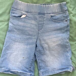 DKNY Blue Jean Shorts Relaxed Fit Mid-Thigh